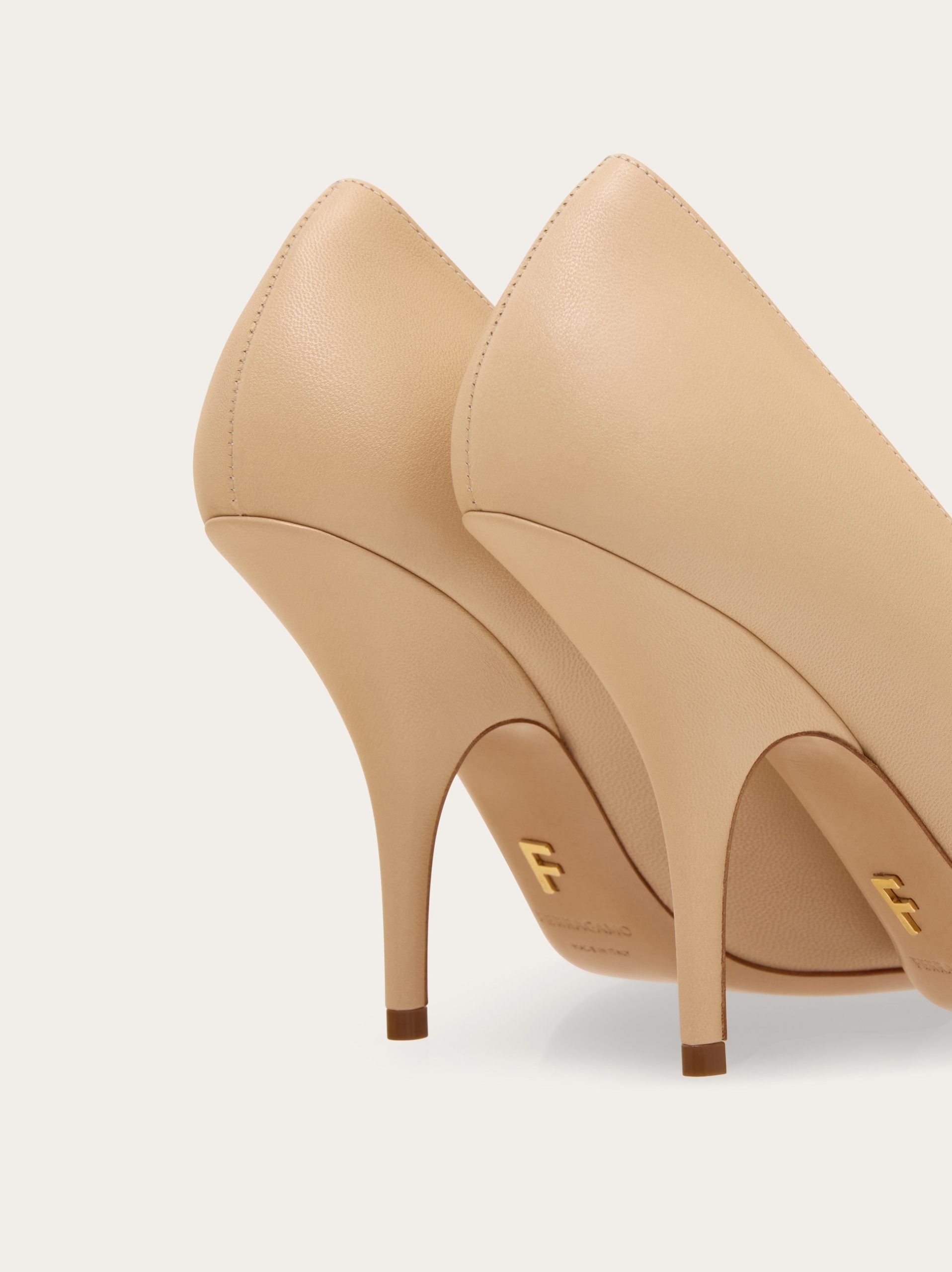 Ferragamo Mini bow pump - Image 4